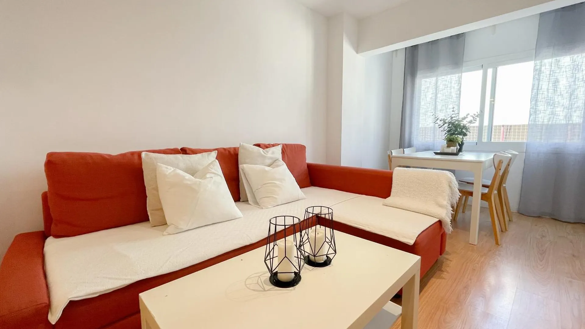 Moderno Apartamento Plz De La Merced Màlaga 0*,  Španělsko