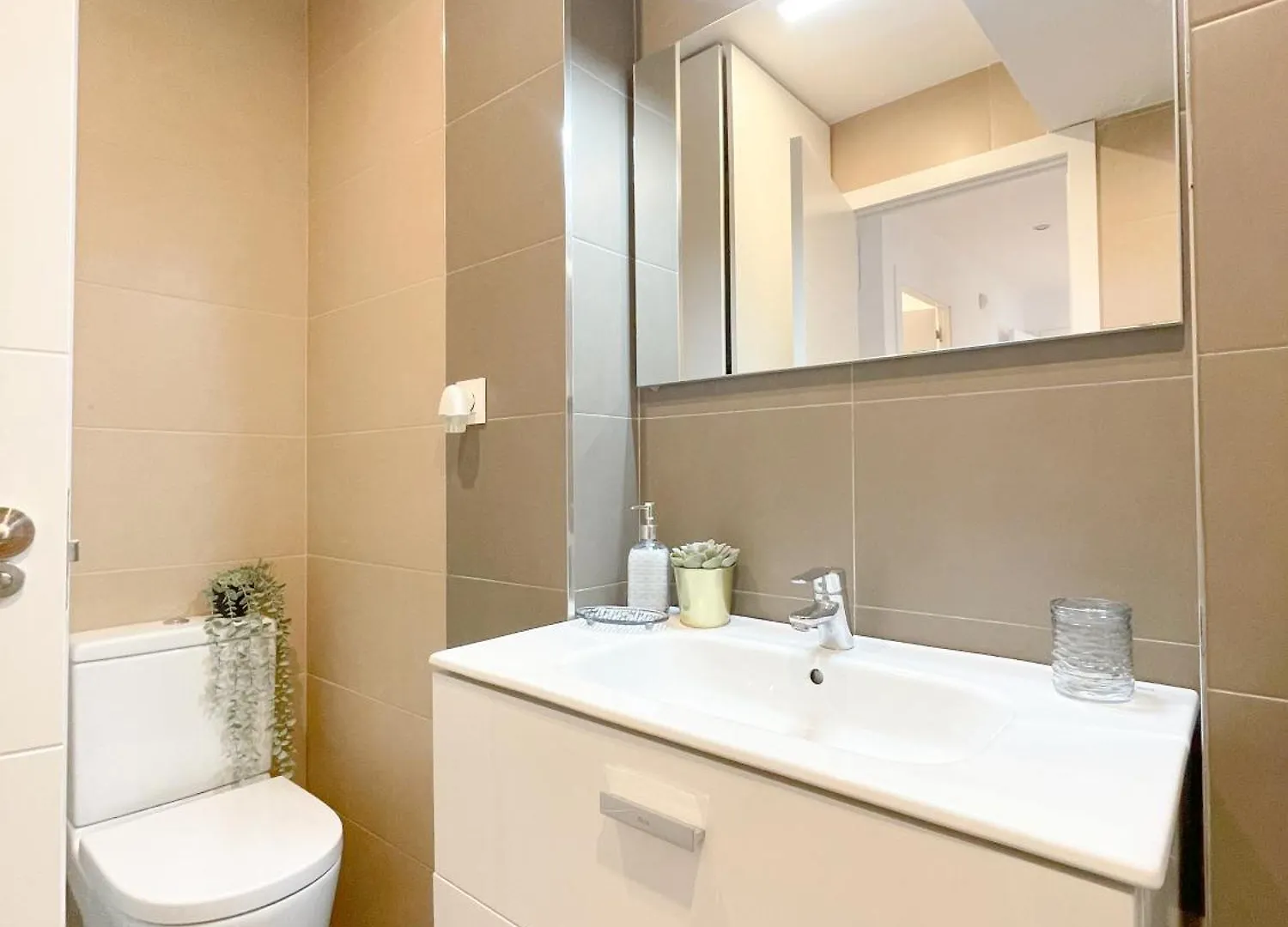 Moderno Apartamento Plz De La Merced Màlaga Apartmán