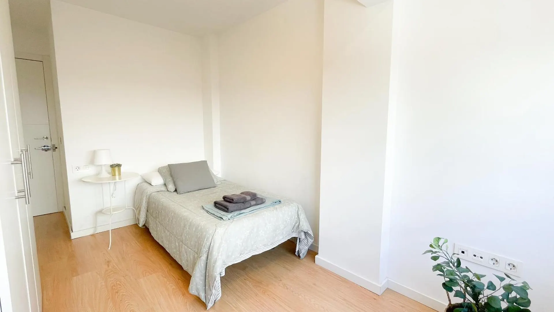 Moderno Apartamento Plz De La Merced Màlaga 0*,  Španělsko