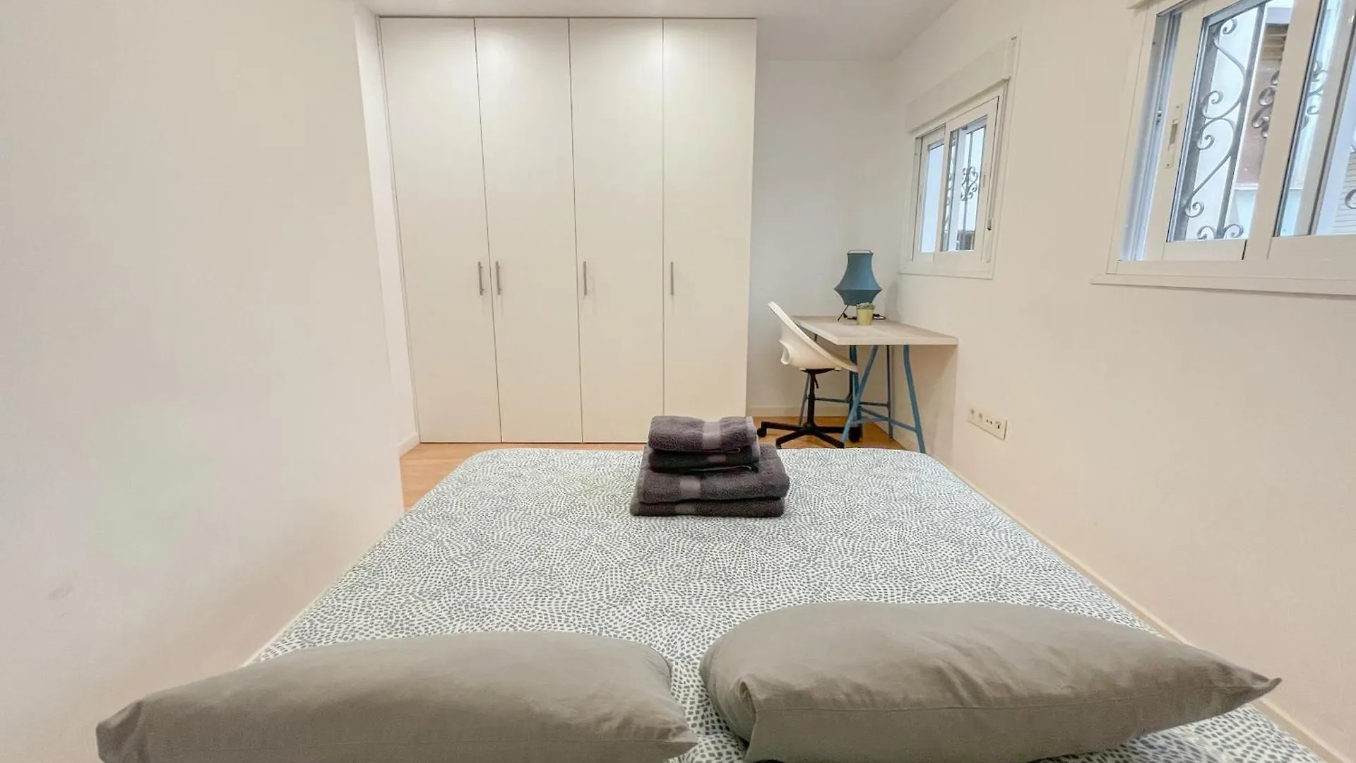 Moderno Apartamento Plz De La Merced Màlaga