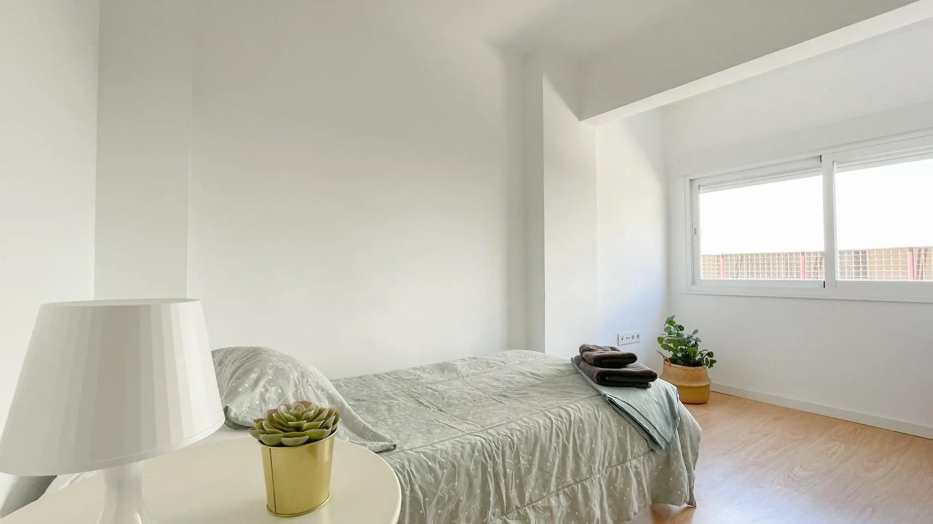 Moderno Apartamento Plz De La Merced Malaga Apartment