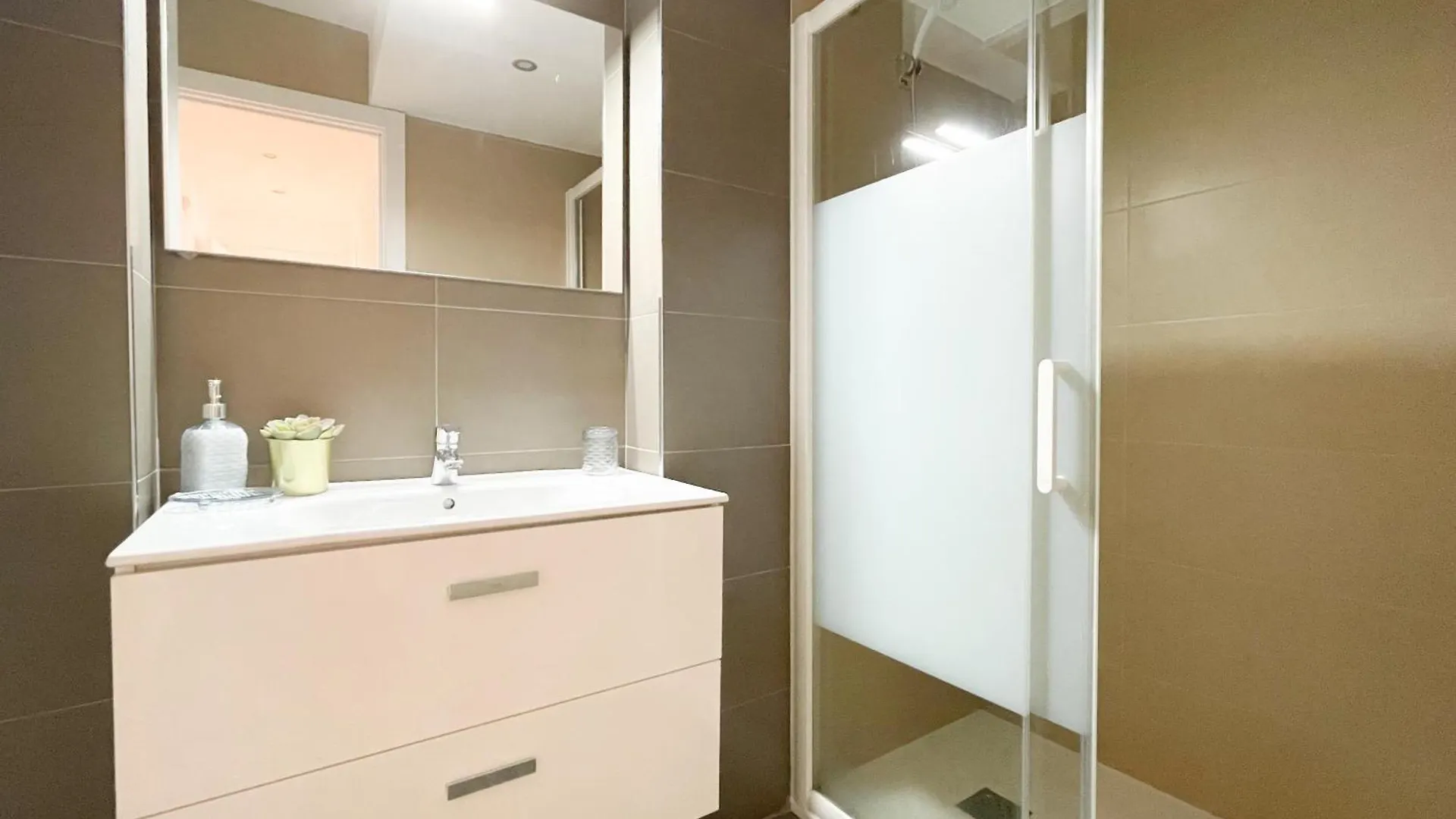 Moderno Apartamento Plz De La Merced Malaga 0*,