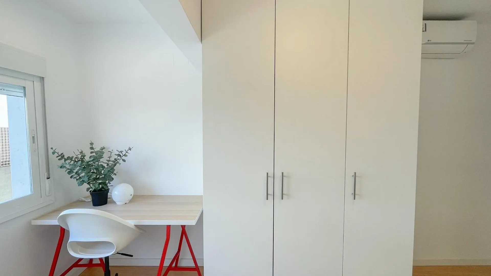 Moderno Apartamento Plz De La Merced Malaga