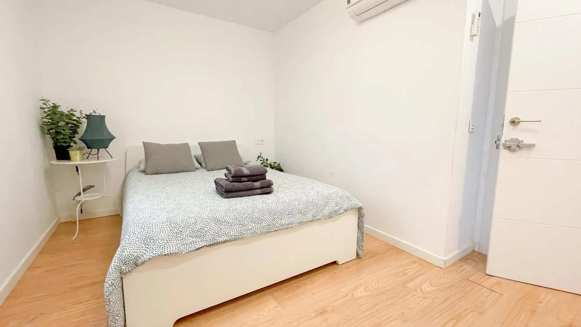 Moderno Apartamento Plz De La Merced Malaga